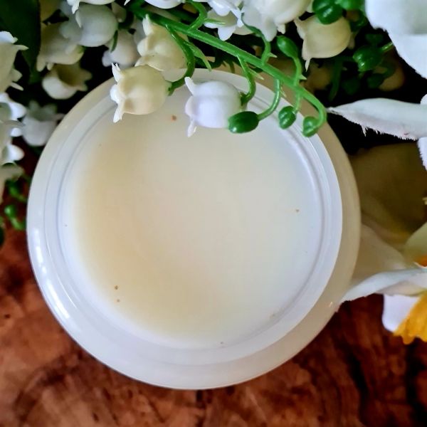 Macmaria-butter May lily of the valley and shea flower for hands and nails Nkaram "Hospitable", 50 ml Macmaria-butter May lily of the valley and shea flower for hands and nails Nkaram "Hospitable", 50 ml